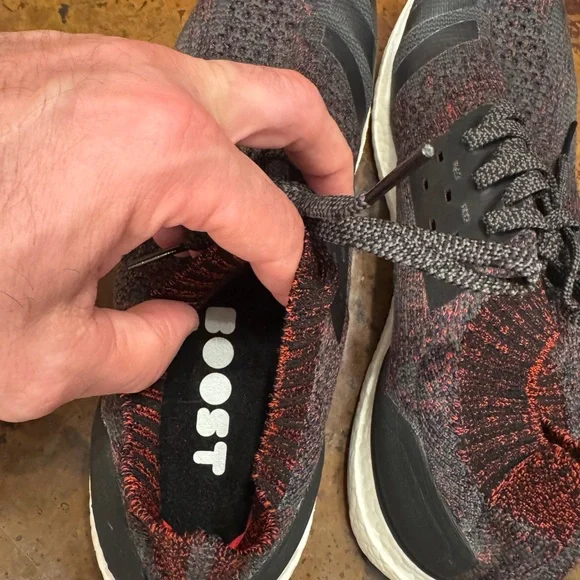 Adidas UltraBoost Men's Black/Red Running Shoes Mens size 12 mint condition - Picture 8 of 8